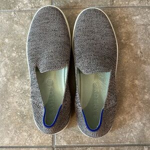 Rothys Sneakers in Stardust Metallic size 8